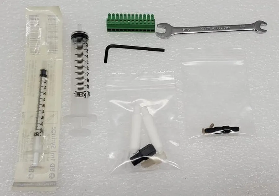 Ship Kit 067768 for Thermo Dionex ICS-900 Ion Chromatography System