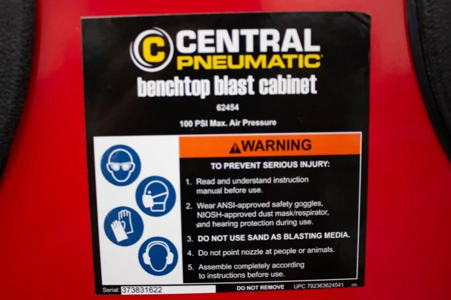 Central Pneumatic Benchtop Abrasive Blast Cabinet