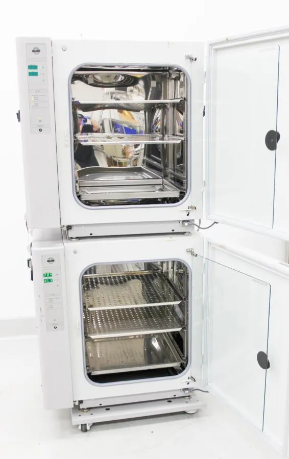 NuAire Dual Stack Autoflow C02 Water-Jacketed Incubator Model  Nu-4750