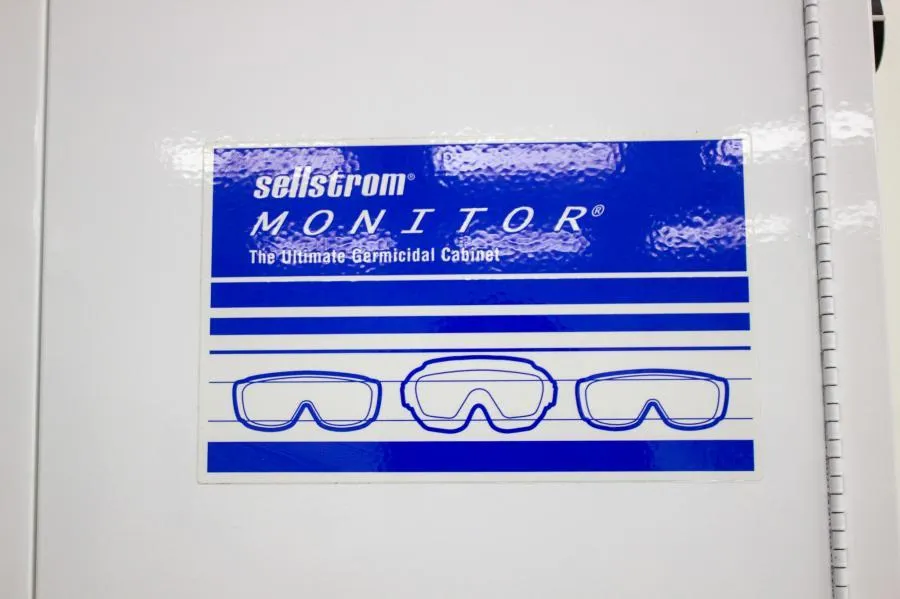 Sellstrom Monitor Ultimate Eyewear Germicidal Cabinet