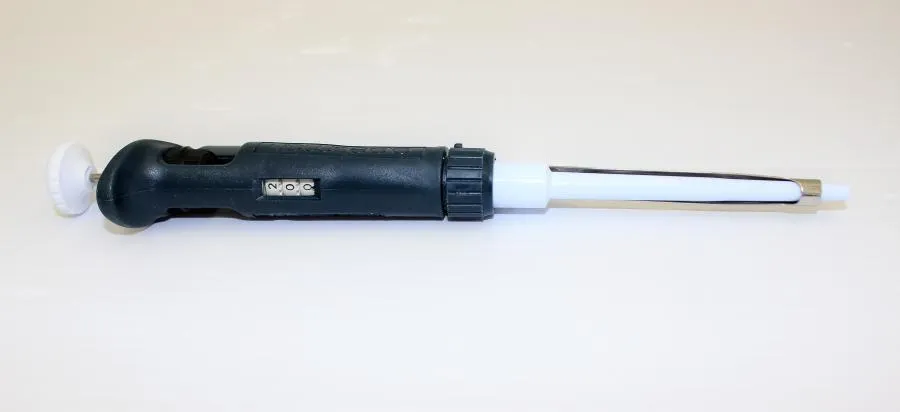GILSON P200 Pipetman  manual pipet 1Single-channel
