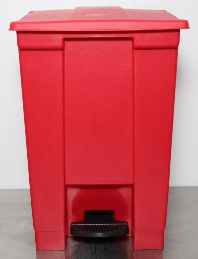 Rubbermaid 12 Gal Step On Container