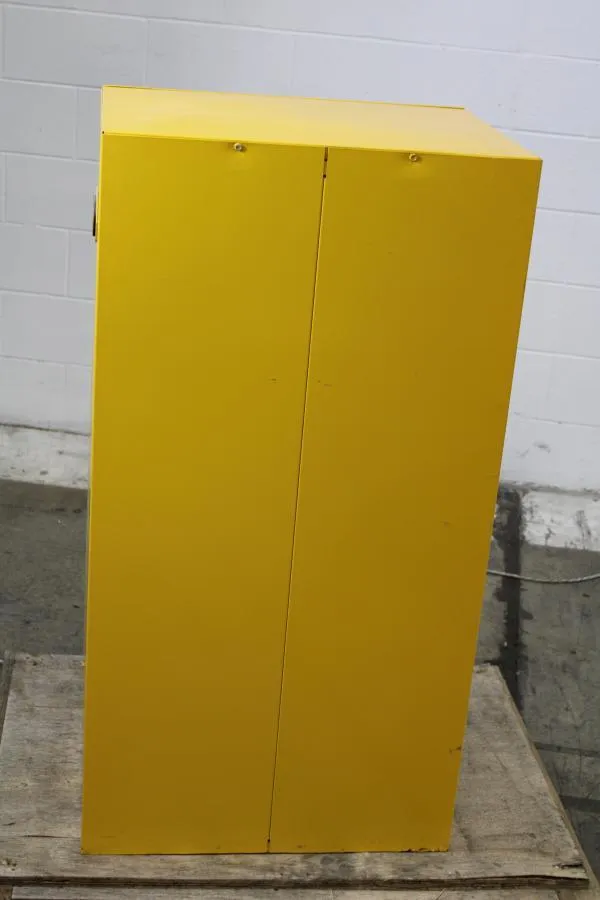 Justrite 25315 15 Gal. Flammable Safety Cabinet