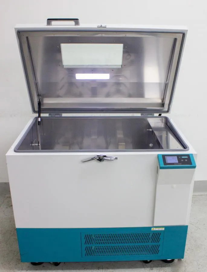 JEIO TECH  Lab Companion ISF-7100R Refrigerated Incubated Shaker Floor