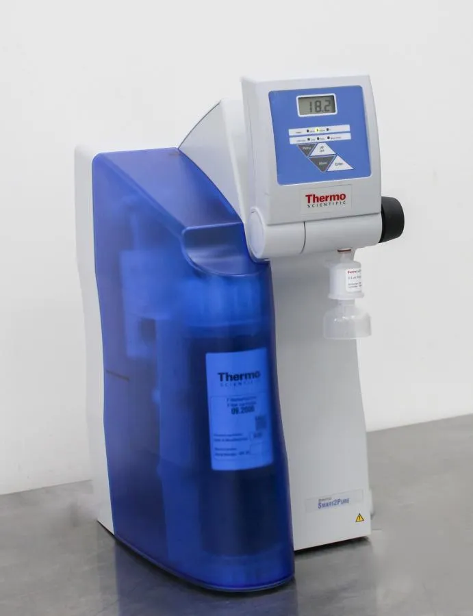 Thermo Scientific Barnstead Smart2Pure 3 UV/UF Water Purification System