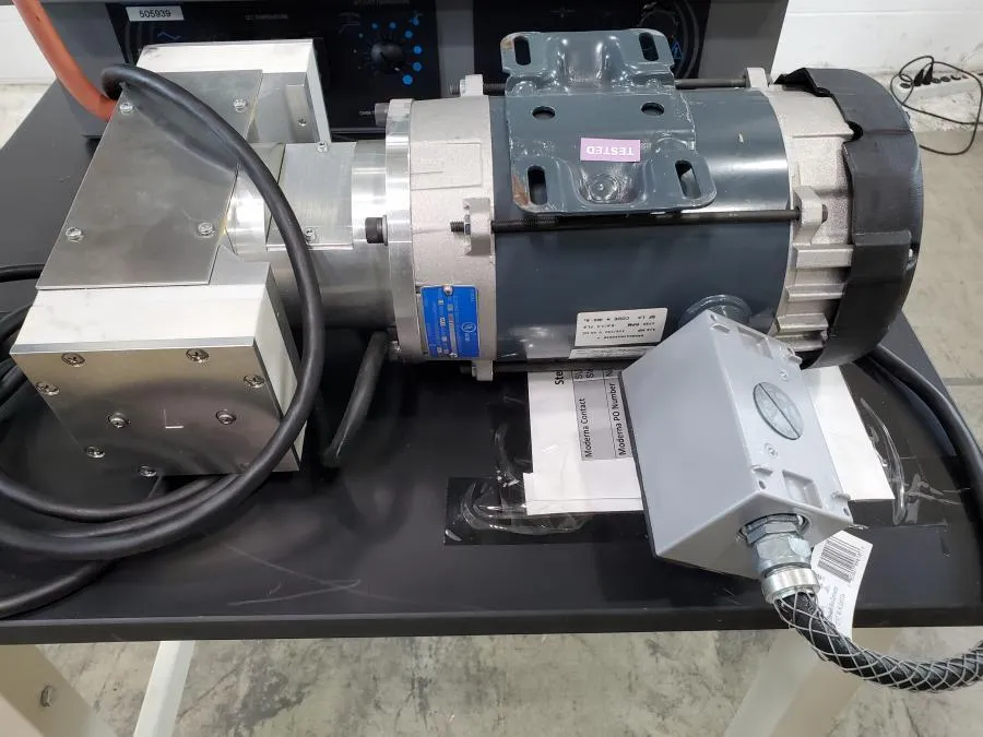 Sheldon Manufacturing Vacuum Oven with Pressure Gauge:  SVAC4