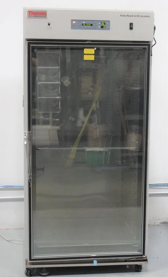 Thermo Scientific 3950 Reach-In CO2 Incubator CLEARANCE! As-Is