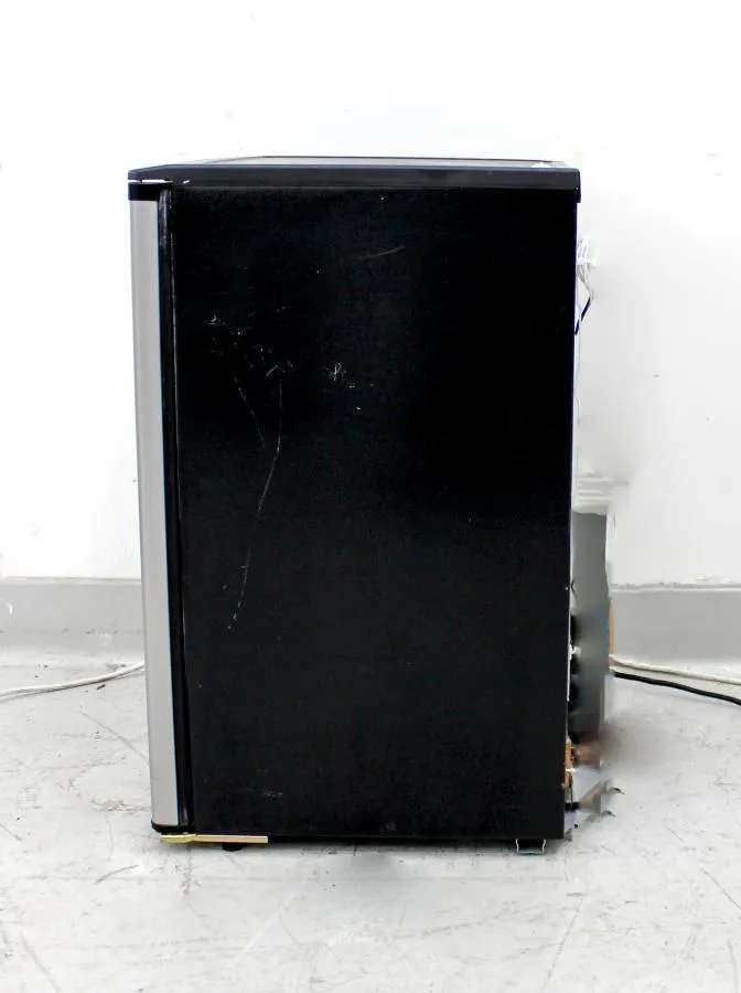 SANYO High Refrigerator with Platinum Door model: SR-4912M