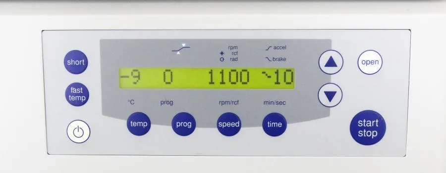 Eppendorf 5810 R Refrigerated Benchtop Centrifuge with A-4-81 Swing Bucket Rotor