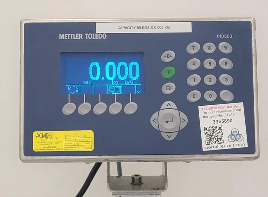 Mettler-Toledo IND560 Weighing Terminal with Bench Scale