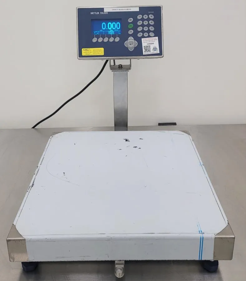 Mettler-Toledo IND560 Weighing Terminal with Bench Scale
