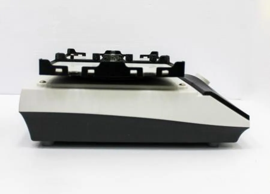 Thermo Scientific compact Digital Microplate shaker Cat: 88880023